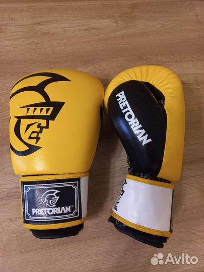 Боксерские перчатки