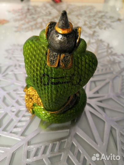 Статуэтка змея