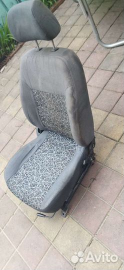 Сиденья передние Daewoo Nexia
