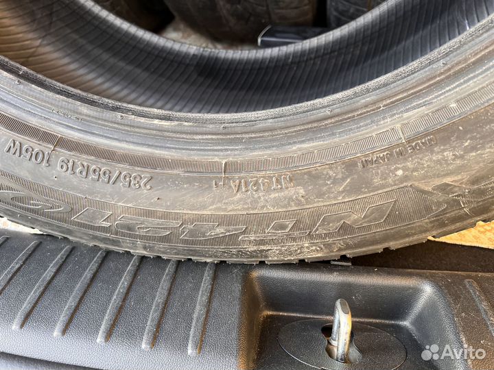 Nitto NT421Q 235/55 R19 105