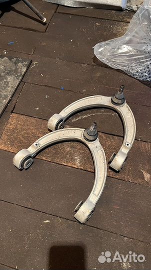 Верхний рычаг подвески GL 500