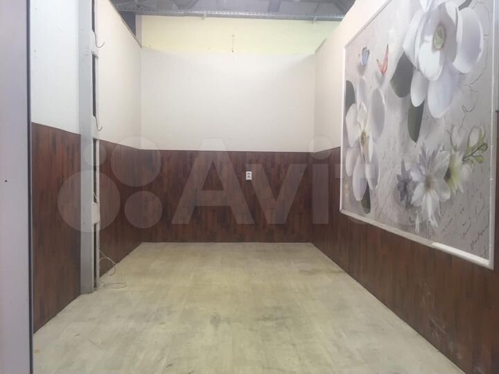 Торговая площадь 12.4 м² на Кировоградской 33