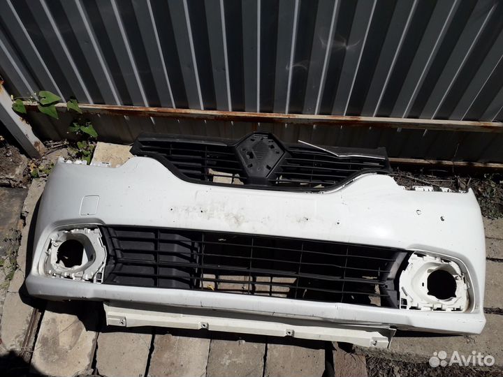 Бампер передний Renault logan