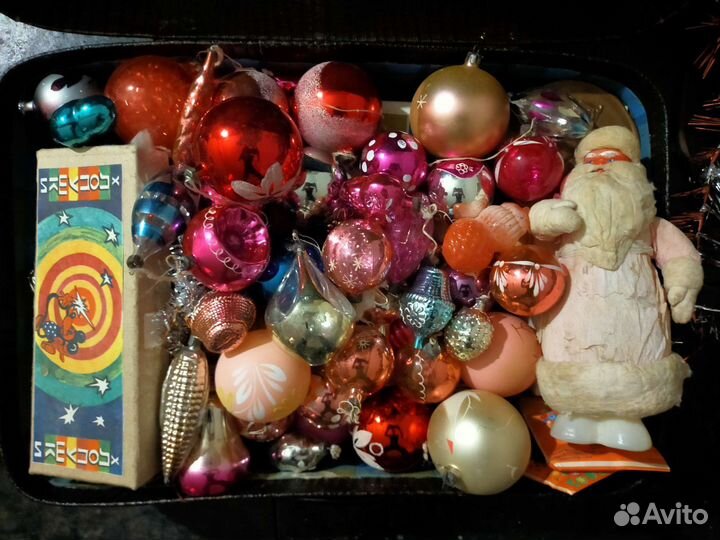 Чемодан ёлочных игрушек
