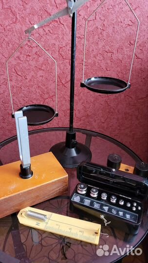 Вещи СССР. Мини шахматы.Разновесы. Часы- брелок