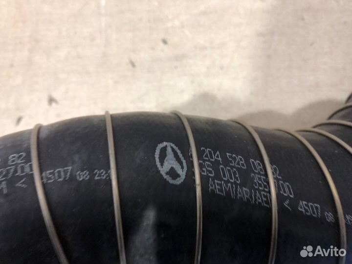 Патрубок интеркулера правый Mercedes C200 W204