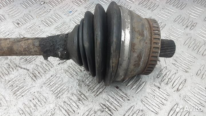 Полуось передняя левая (приводной вал, шрус) Skoda