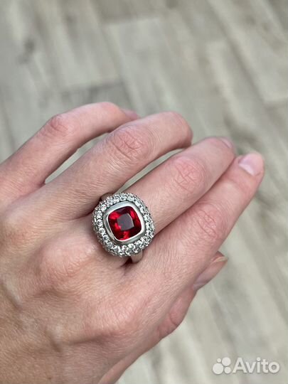 Серебряное кольцо женское