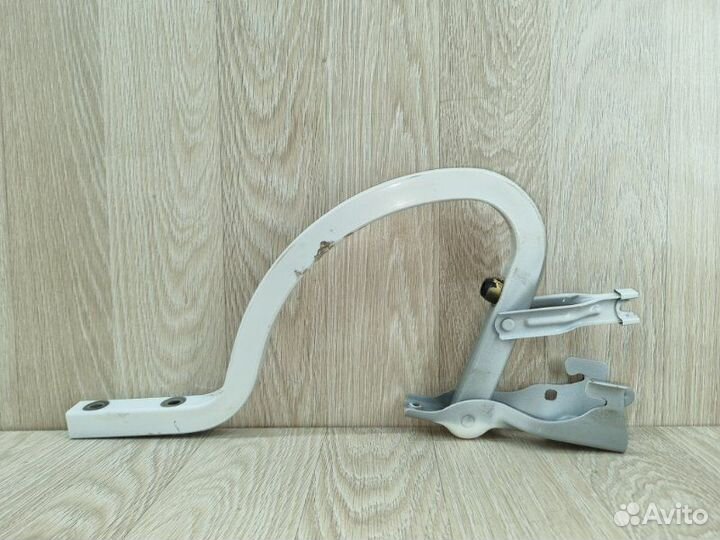 Петля крышки багажника правая Hyundai Solaris 2