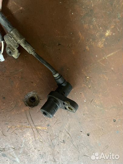 Датчик абс передний левый