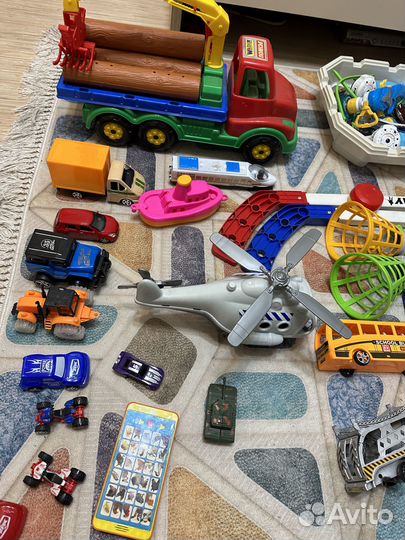 Продам игрушки для мальчика