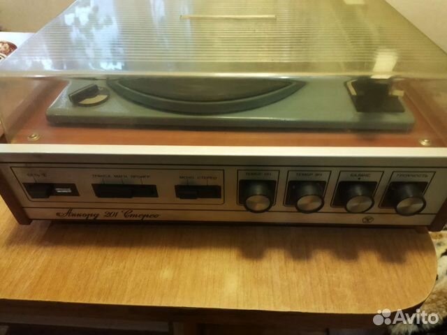 Проигрыватель винила СССР