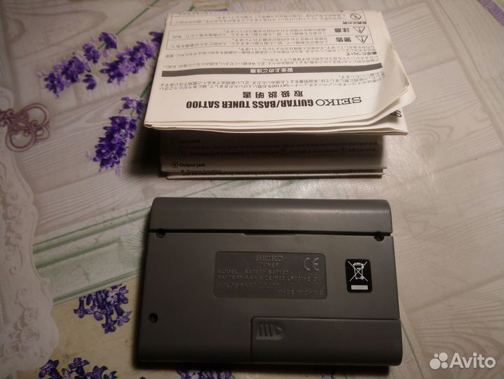 Гитарный тюнер Seiko SAT100