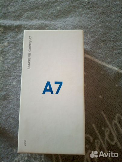 Телефон Samsung a7 2018