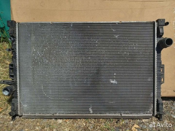 Радиатор охлаждения volvo xc60 xc70 s60 s80
