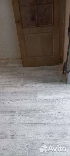 Укладка ленолиум, плинтуса, осби и фанеры