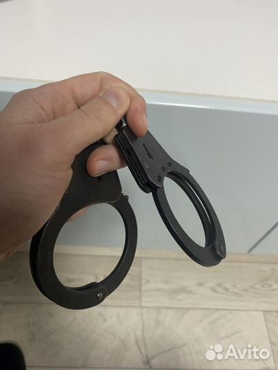 Полицейские наручники