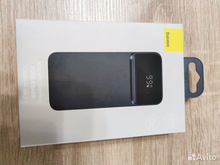 Повербанк с беспроводной зарядкой baseus