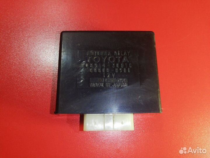 Блок управления антенной Toyota Hilux Surf LN130G