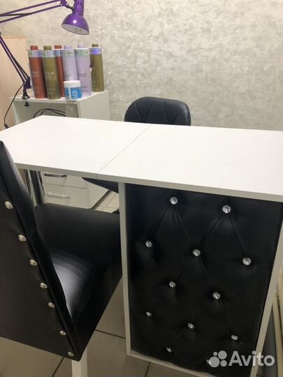 Маникюрный стол