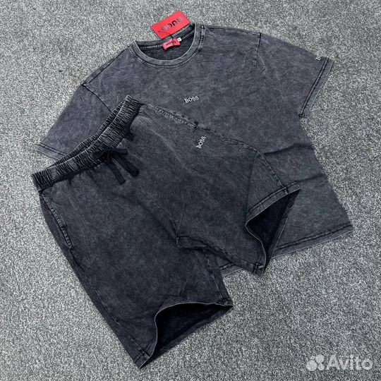 Костюм шорты и футболка boss