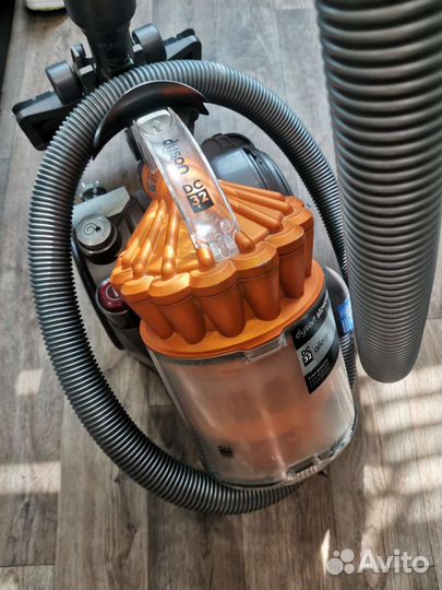Пылесос Dyson dc32
