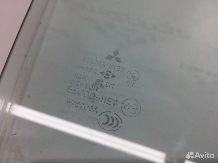 Стекло двери переднее правое Mitsubishi Lancer 9