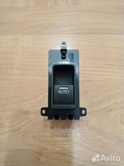 Кнопка стеклоподъемника Honda Accord седан 2009