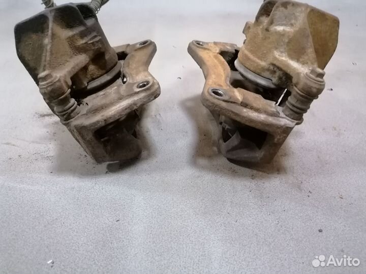 Суппорт тормозной передний для Mitsubishi Carisma