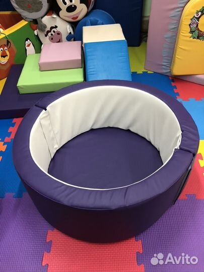 Простые стильные сухие бассейны