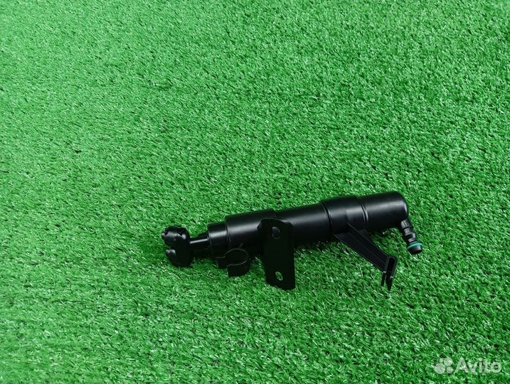 Форсунка омывателя фары правая VW Touareg 7L 2002