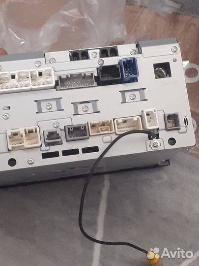 Продам сабвуфер и магнитолу