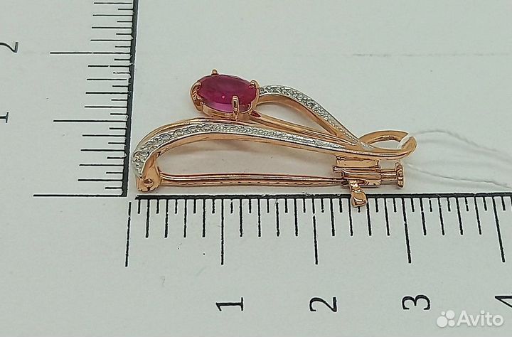 Брошь с синтетическим камнем Золото