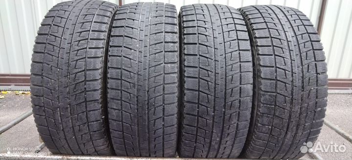 Bridgestone Blizzak Revo2 235/45 R17