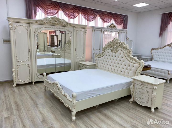 Спальный гарнитур