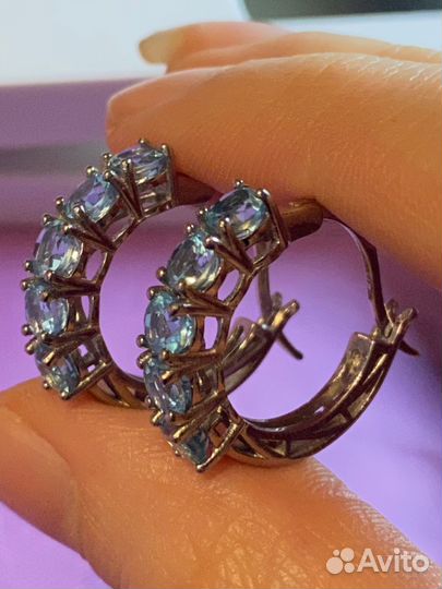 Серебряные серьги с апатитами