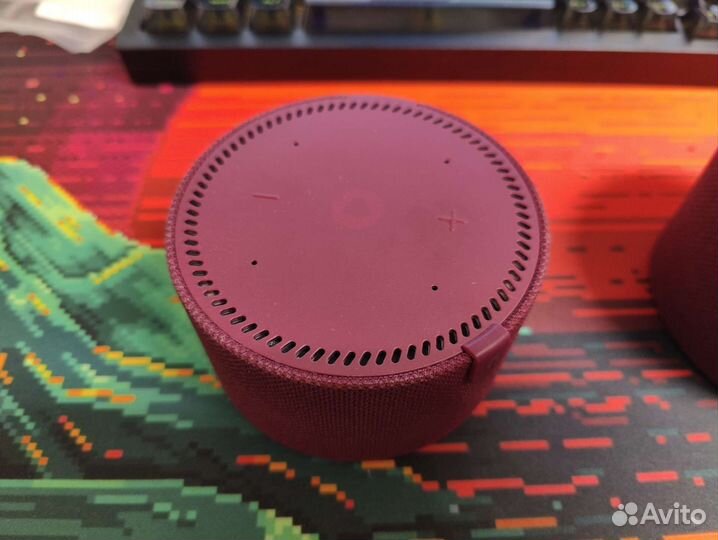 Яндекс станция с часами красная