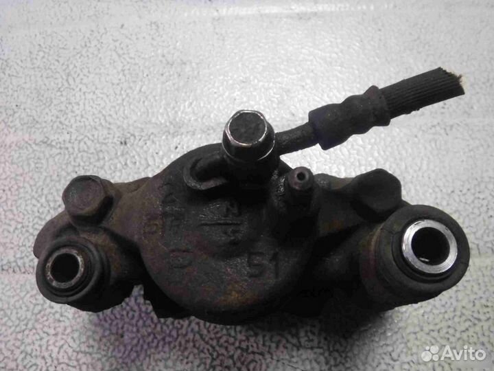 Суппорт тормозной передний правый Mazda Demio