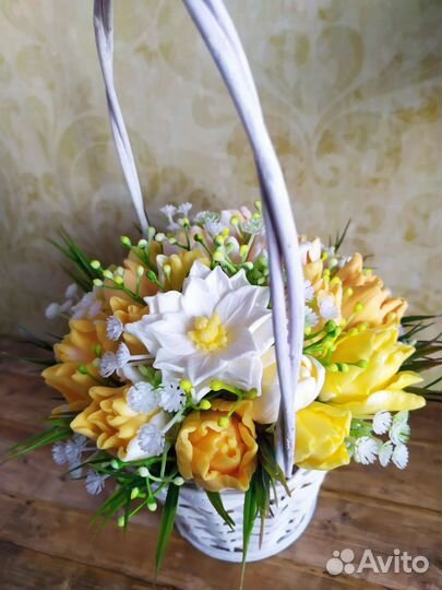 Корзина с цветами из мыла