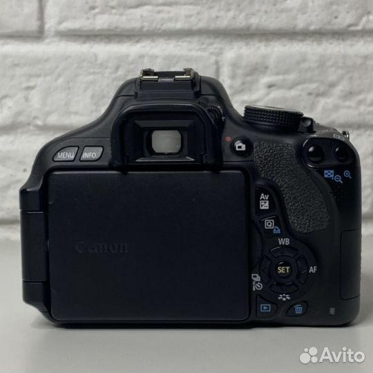 Canon 600D kit 18-55 10472 кадров