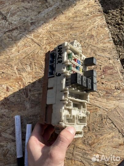 Блок предохранителей Mitsubishi Lancer 9