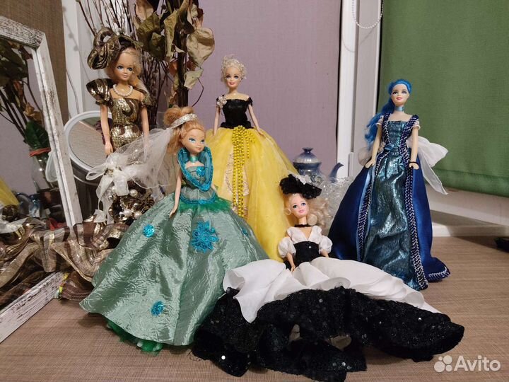 Кукла в платье ручной работы