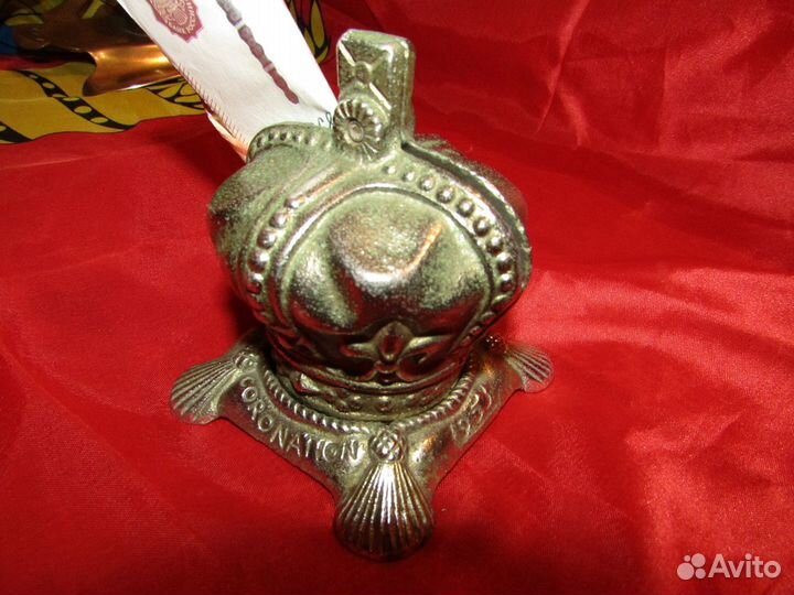 Статуэтка.Корона Королевы Елизаветы.1952 год