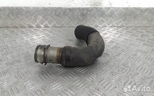 Патрубок интеркулера volkswagen touareg 7L (7UK02W