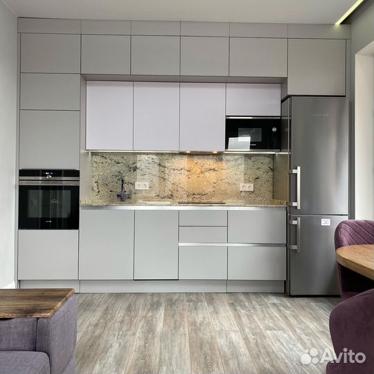 Кухня трехуровневая