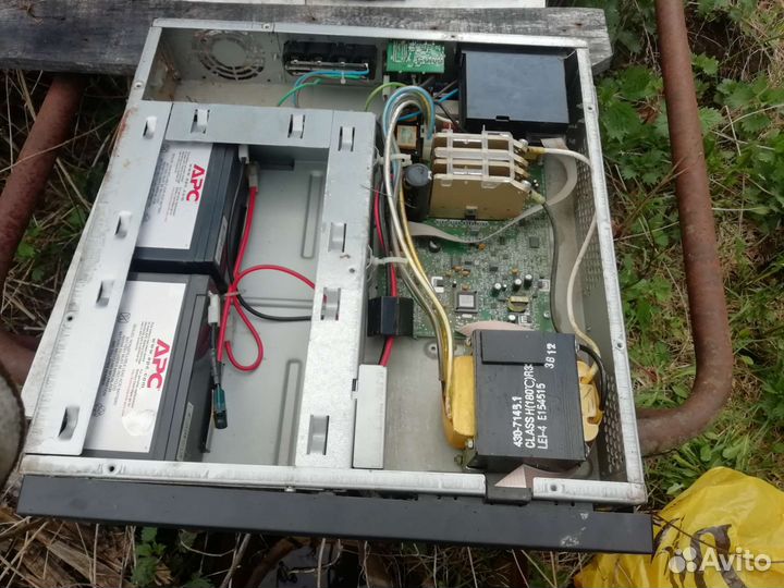 Источник бесперебойного питания apc 750