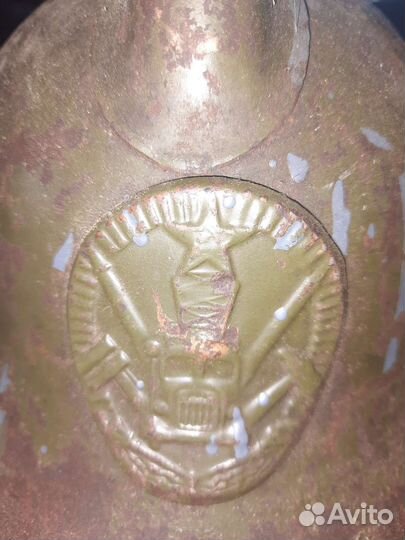 Старинный пожарный шлем каска