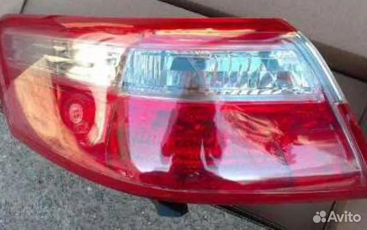 Фонарь задний левый правый Toyota Camry 40