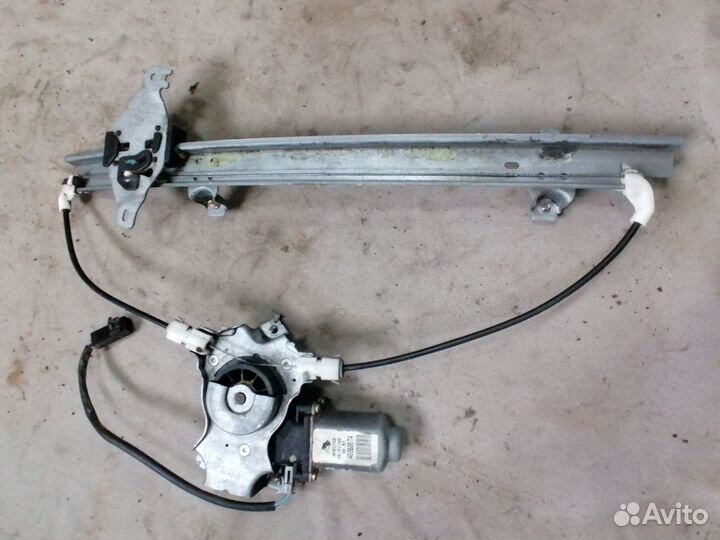 Стеклоподъемн.перед.правый Nissan Primera P11 2000