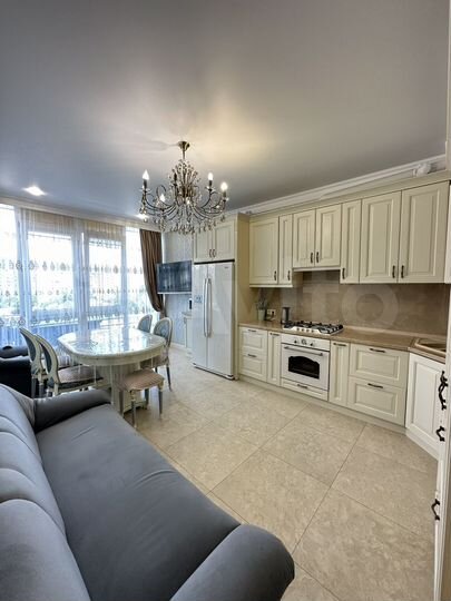 2-к. квартира, 73 м², 3/10 эт.